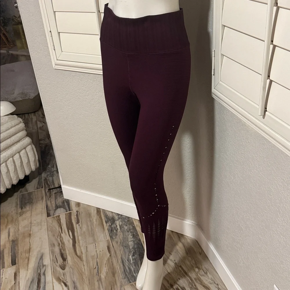 Athleta Halasana Seamless 7/8 Tight Leggings - Picture 4 of 12